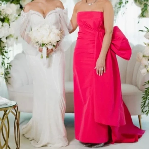 Carolina Herrera strapless draped bow silk gown - Picture 3 of 6